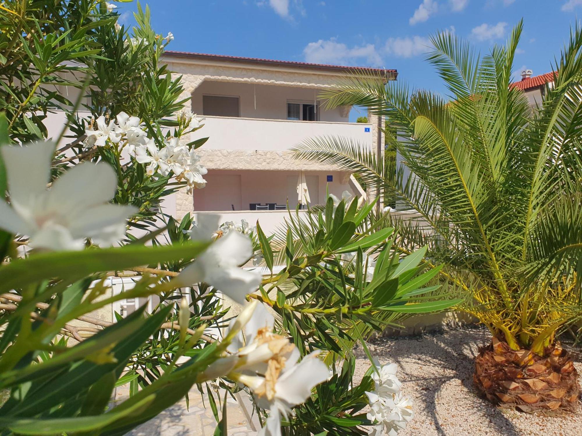 Adria Apartment Vir