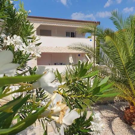 Apartments Adria Vir Exterior photo